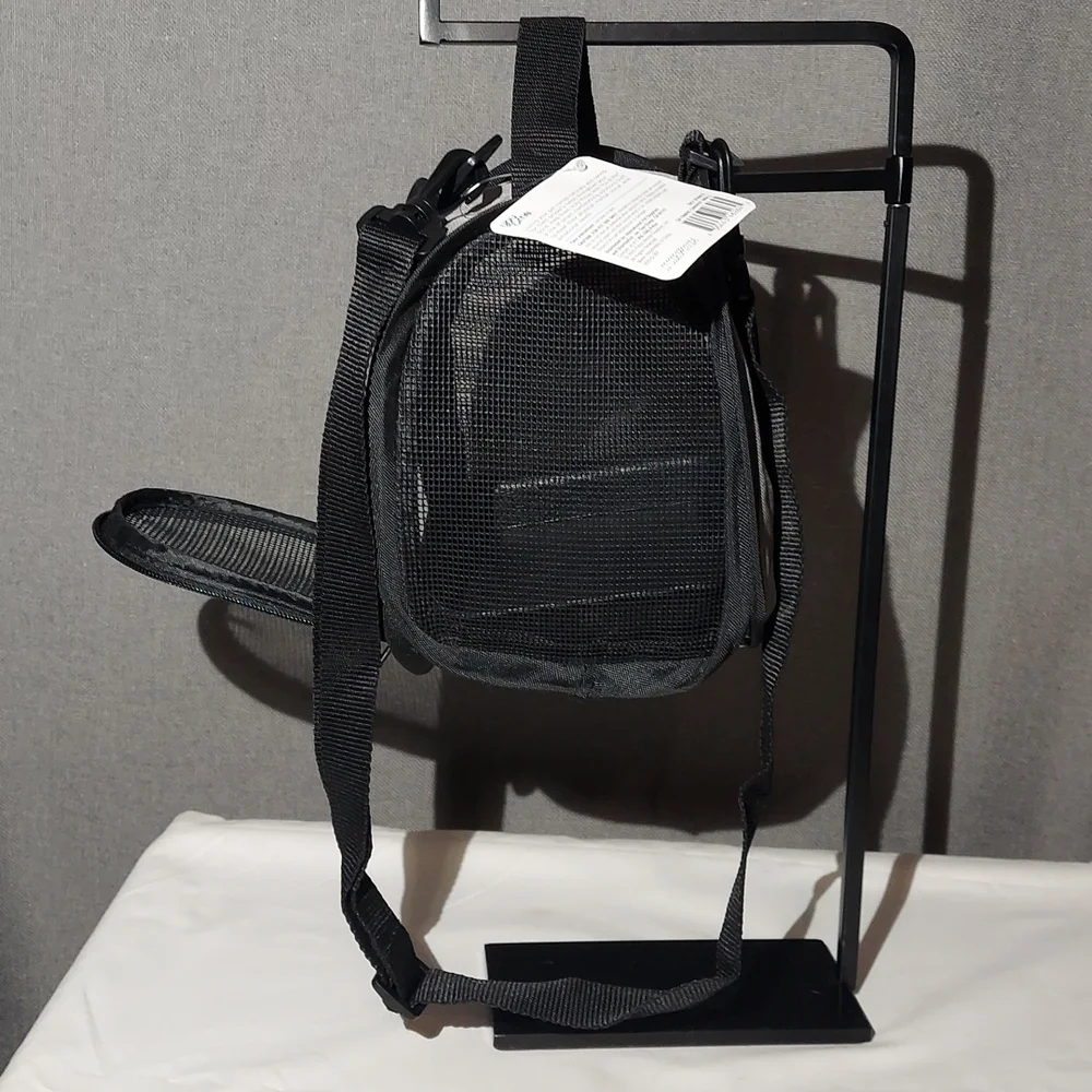 You & Me Small Pet Carrier NWT mesh soft carrier with handle & adjustable strap